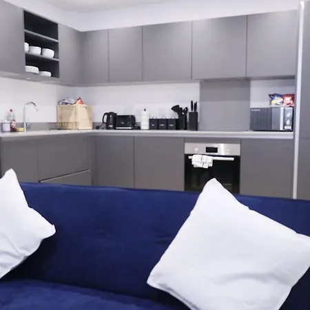 Stylish 2-bed - Rooftop Views - * Birmingham