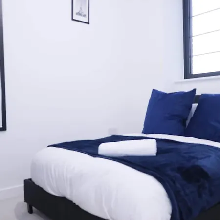Stylish 2-bed - Rooftop Views - Apartment *