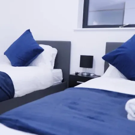 Stylish 2-bed - Rooftop Views - Apartment