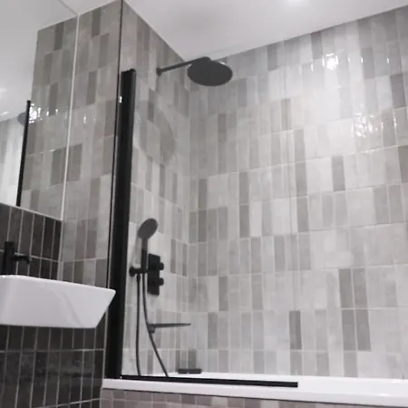 Apartment Stylish 2-bed - Rooftop Views -