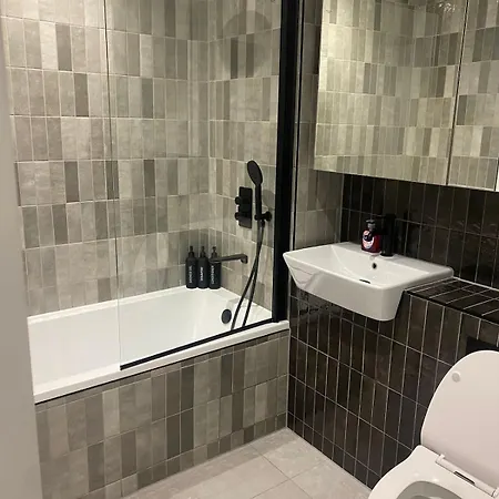 Stylish 2-bed - Rooftop Views - Apartment *