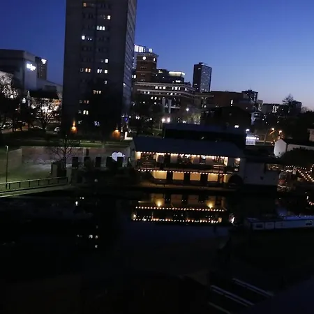 Apartment Stylish 2-bed - Rooftop Views - Birmingham