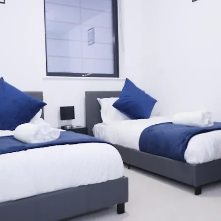 Stylish 2-bed - Rooftop Views - Apartment *