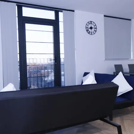 Stylish 2-bed - Rooftop Views - Birmingham