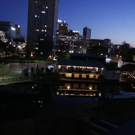 Stylish 2-bed - Rooftop Views - Apartment Birmingham
