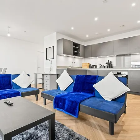 Stylish 2-bed - Rooftop Views - * Birmingham