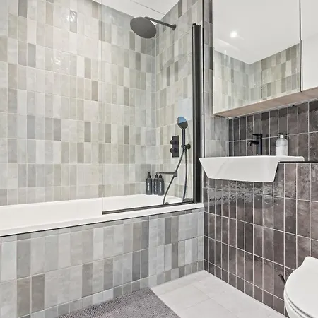 Stylish 2-bed - Rooftop Views - * Birmingham