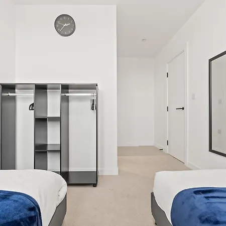 Apartment Stylish 2-bed - Rooftop Views -
